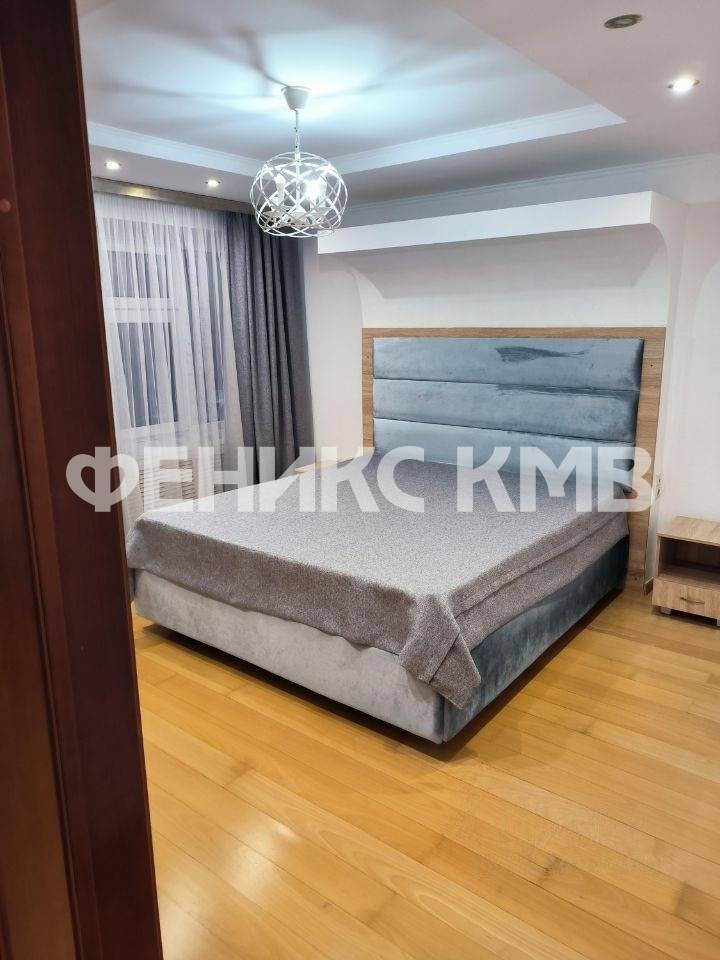 photo_5343693663261297190_y