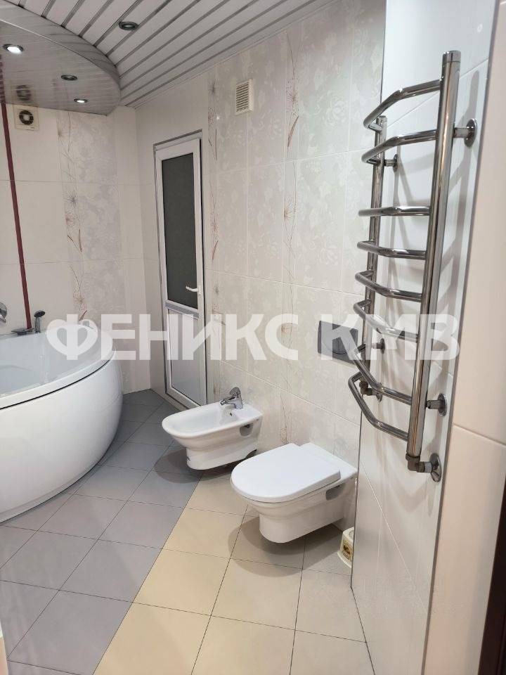 photo_5343693663261297195_y