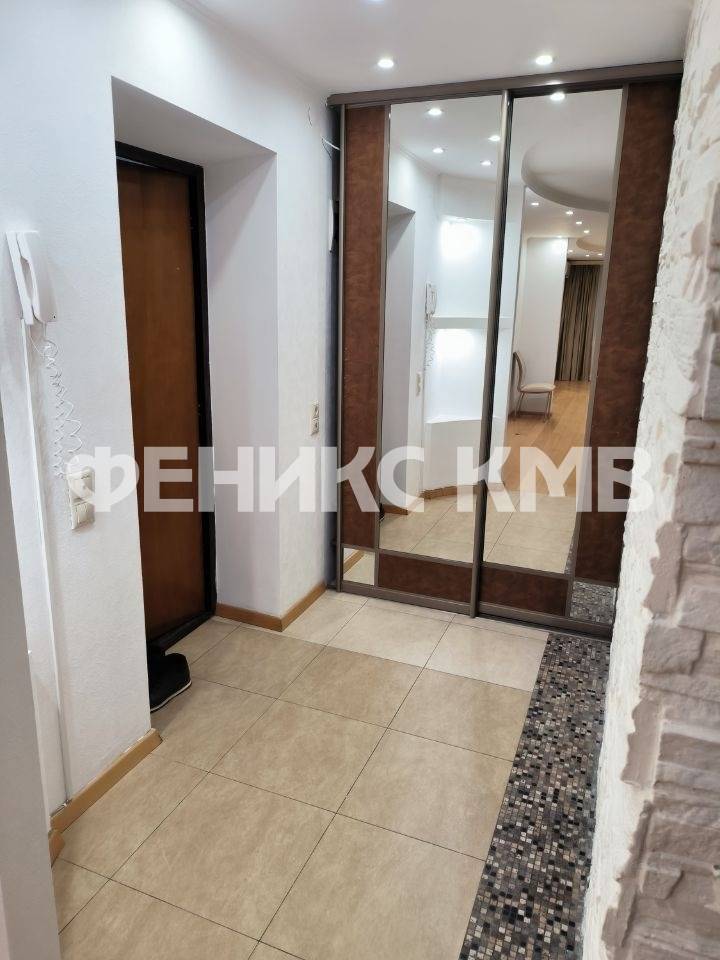 photo_5343693663261297189_y