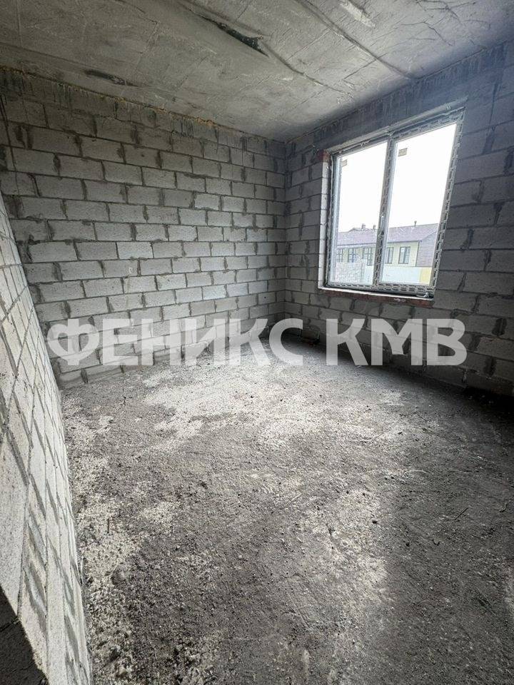 photo_5397995918332129595_y