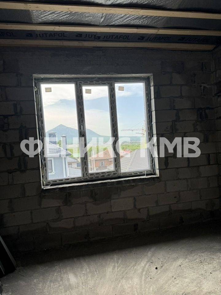 photo_5397995918332129593_y