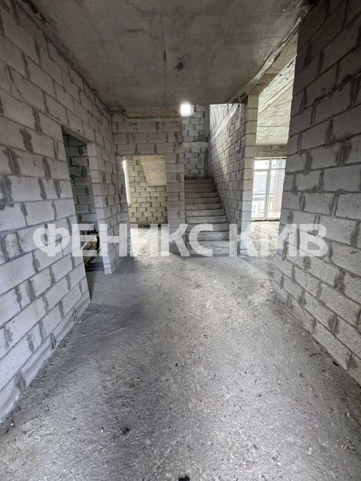 photo_5397995918332129594_y