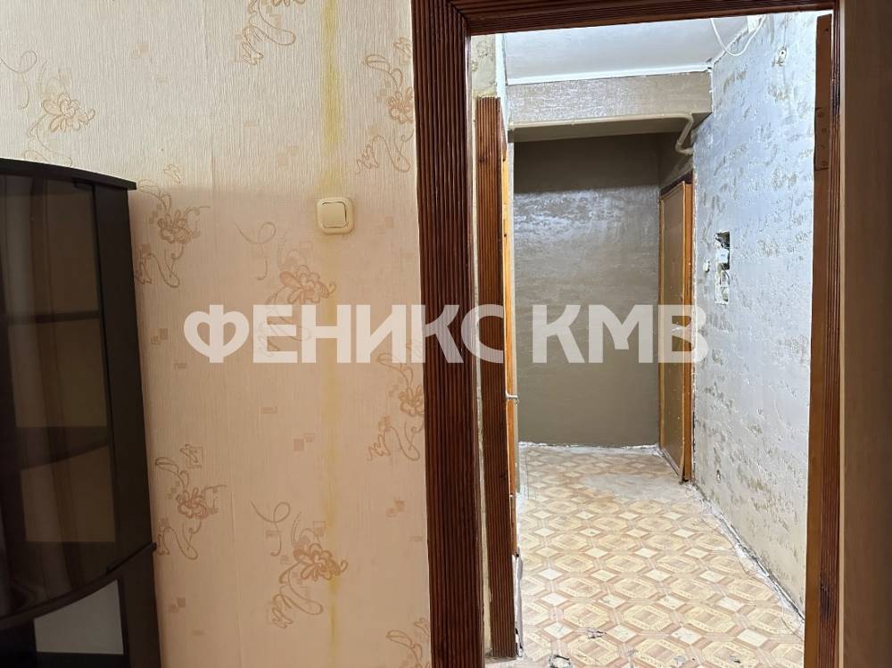 Выход из комнаты в прихожую