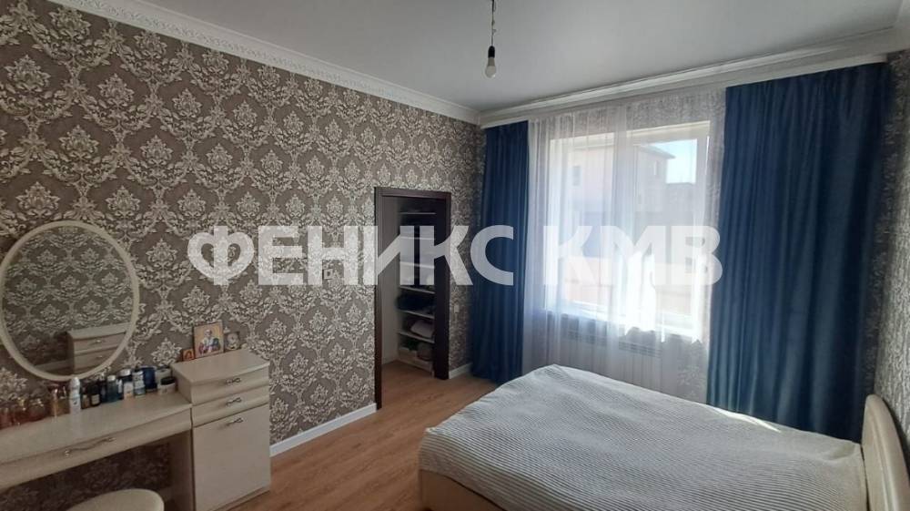 photo_5269263778397154147_y