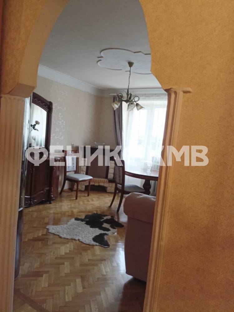 74005b49-b2fe-4c34-b3ee-79c489237e3d