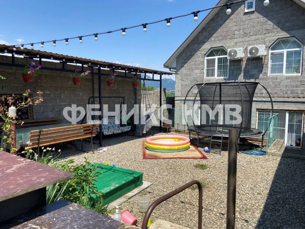 Зона отдыха сзади дома