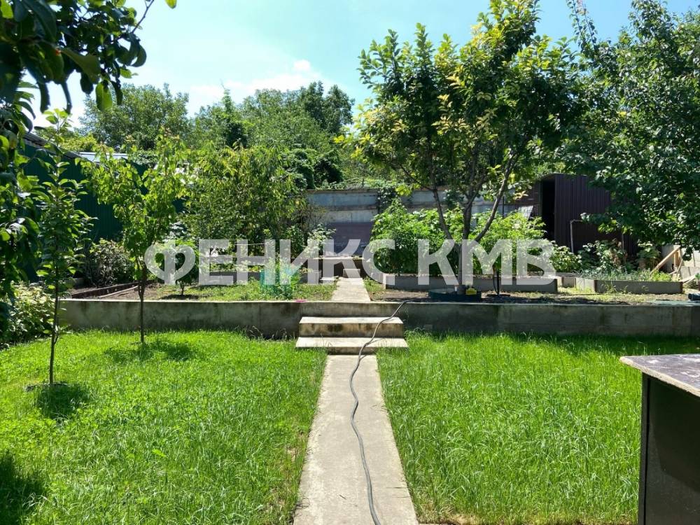 Сад с плодородными деревьями