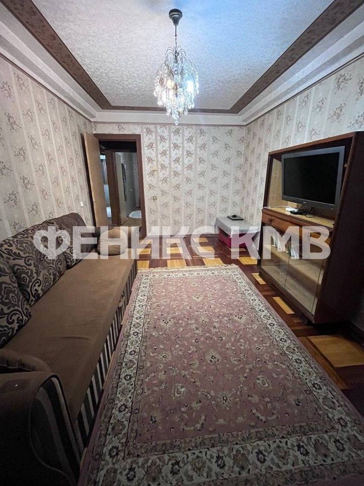 photo_5447610676160880541_y