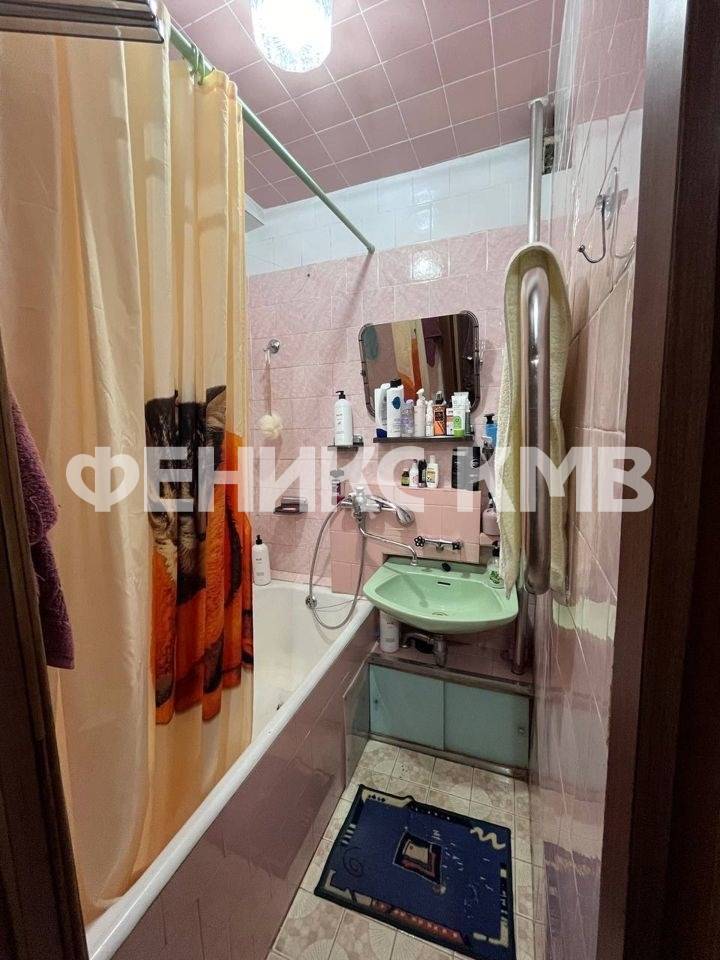 photo_5447610676160880547_y