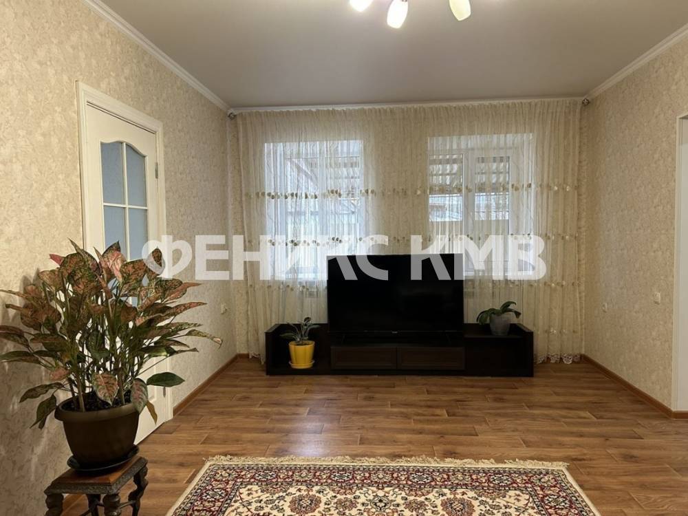 photo_5208548351174367529_y