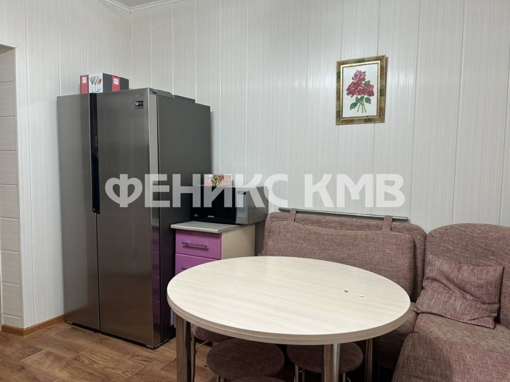 photo_5208548351174367533_y