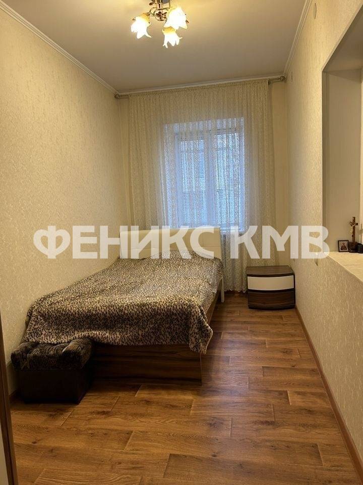 photo_5208548351174367525_y