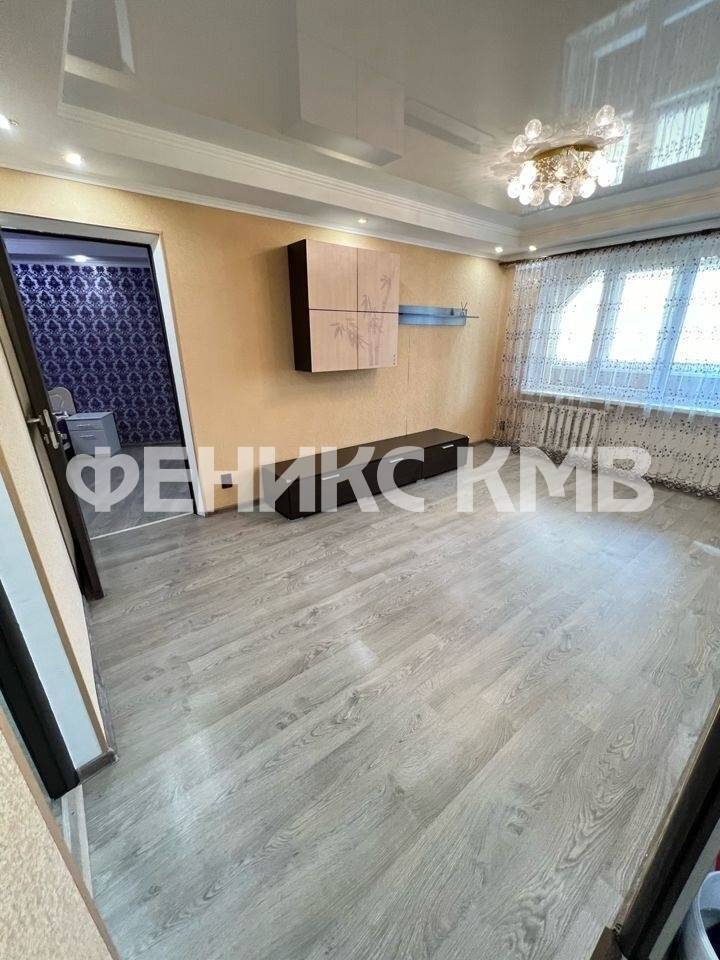 photo_5318912191589637401_y