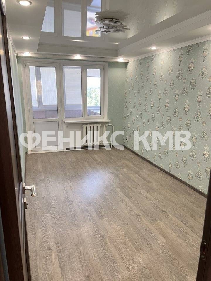 photo_5318912191589637413_y