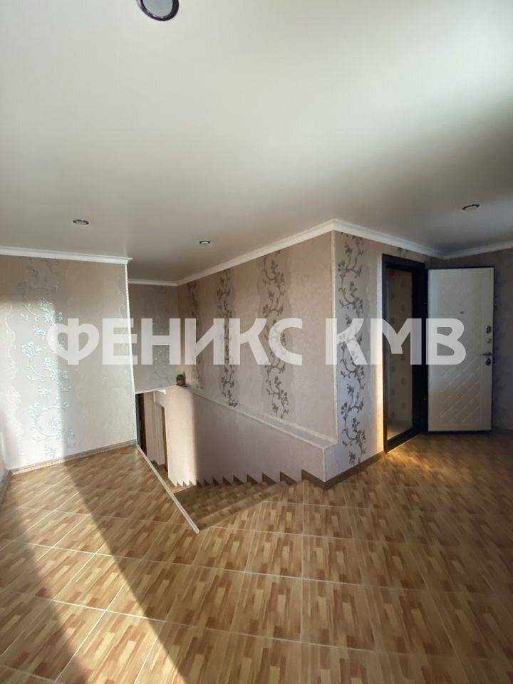 photo_5461084963526007690_y