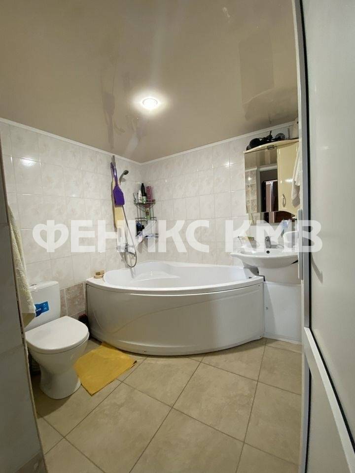 photo_5461084963526007691_y