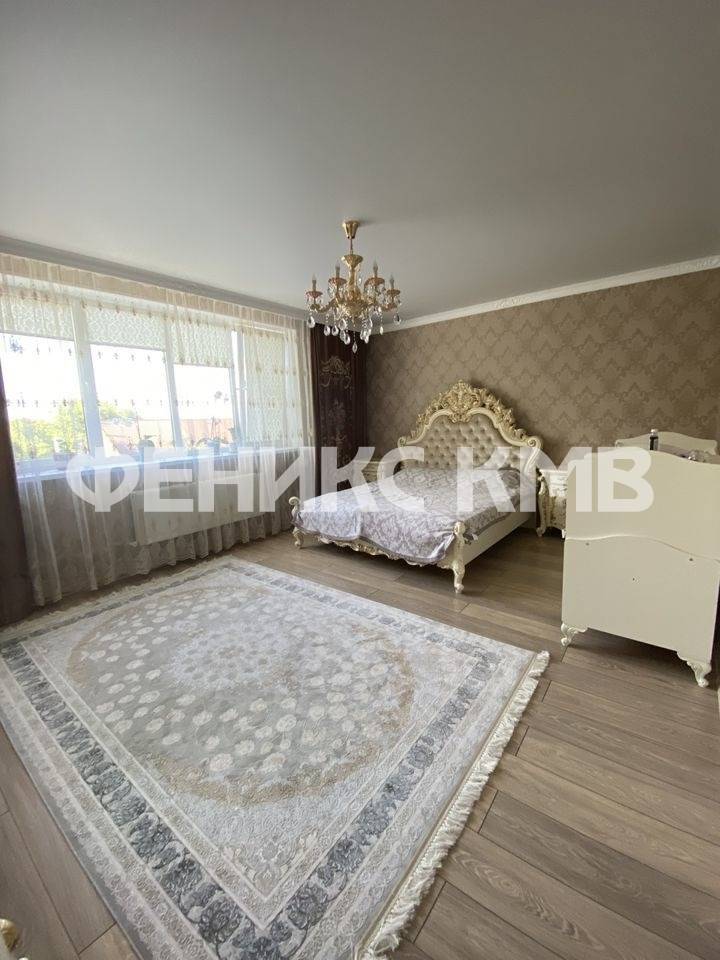 photo_5461084963526007694_y