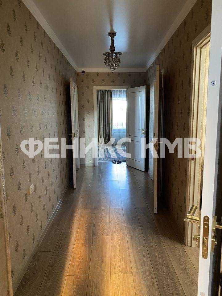 photo_5461084963526007696_y