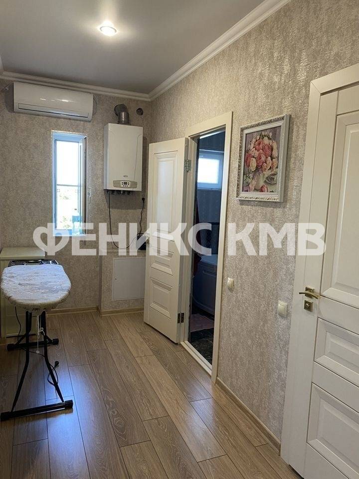 photo_5461084963526007704_y