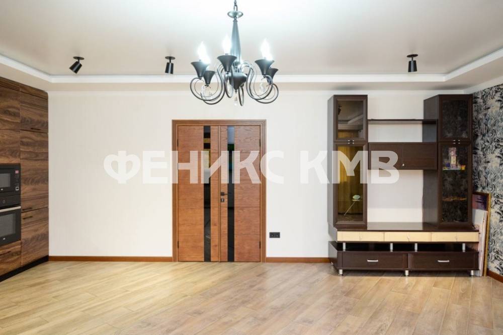 photo_5337203005604355045_y