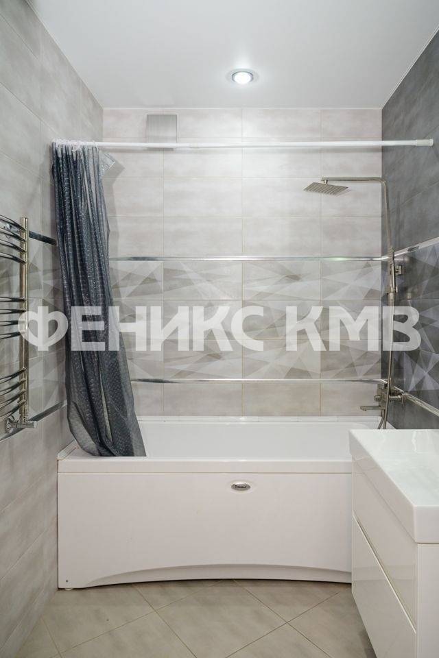 photo_5337203005604355064_y