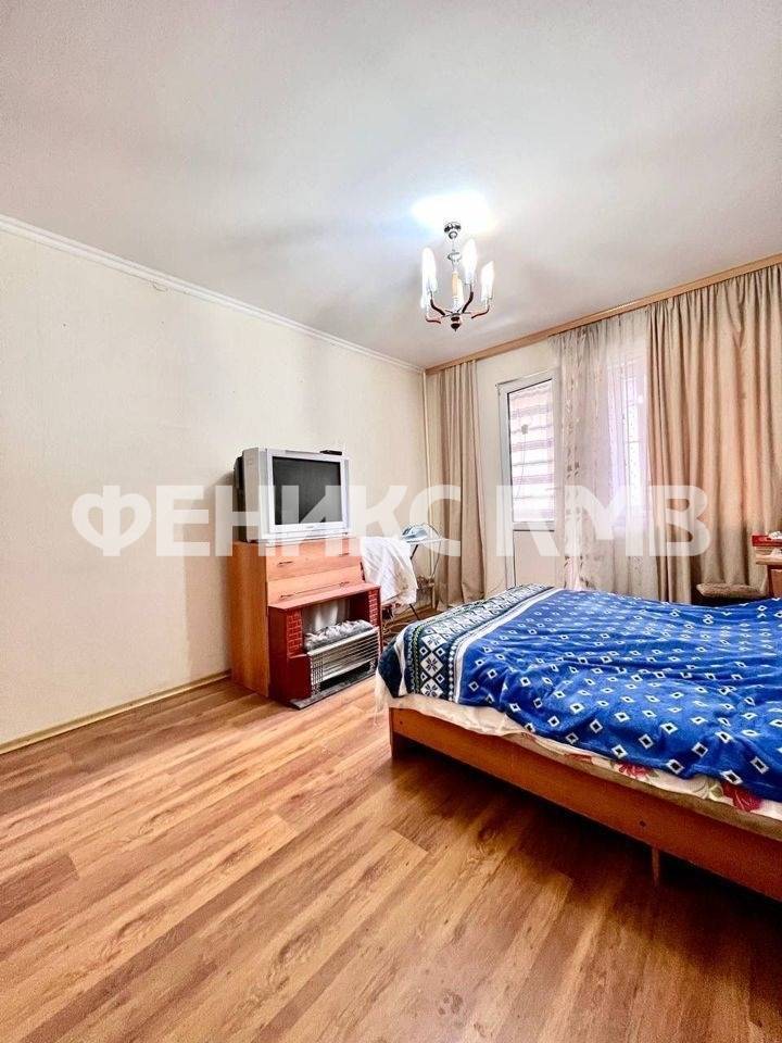 photo_5472284962628692391_y