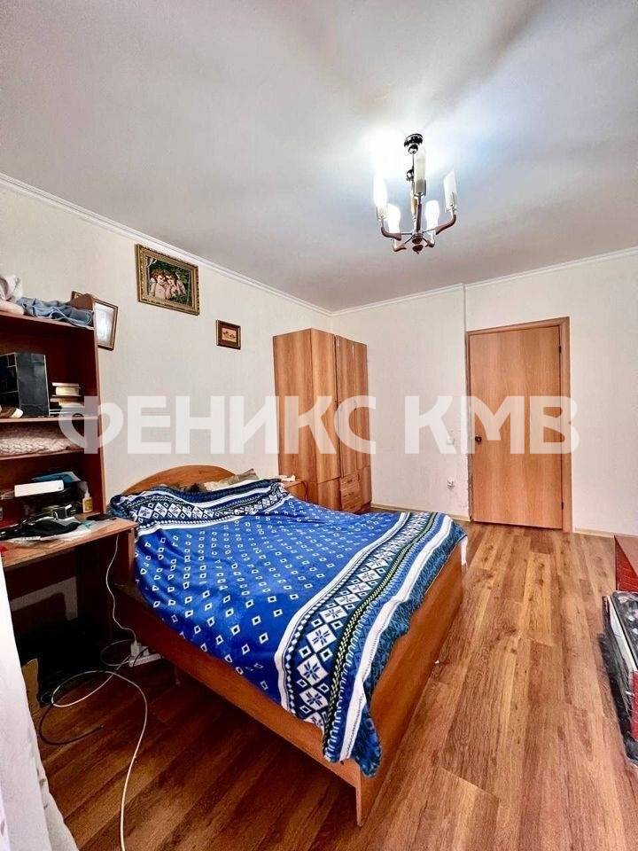 photo_5472284962628692393_y