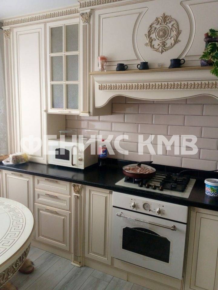 photo_5454218401741400555_y