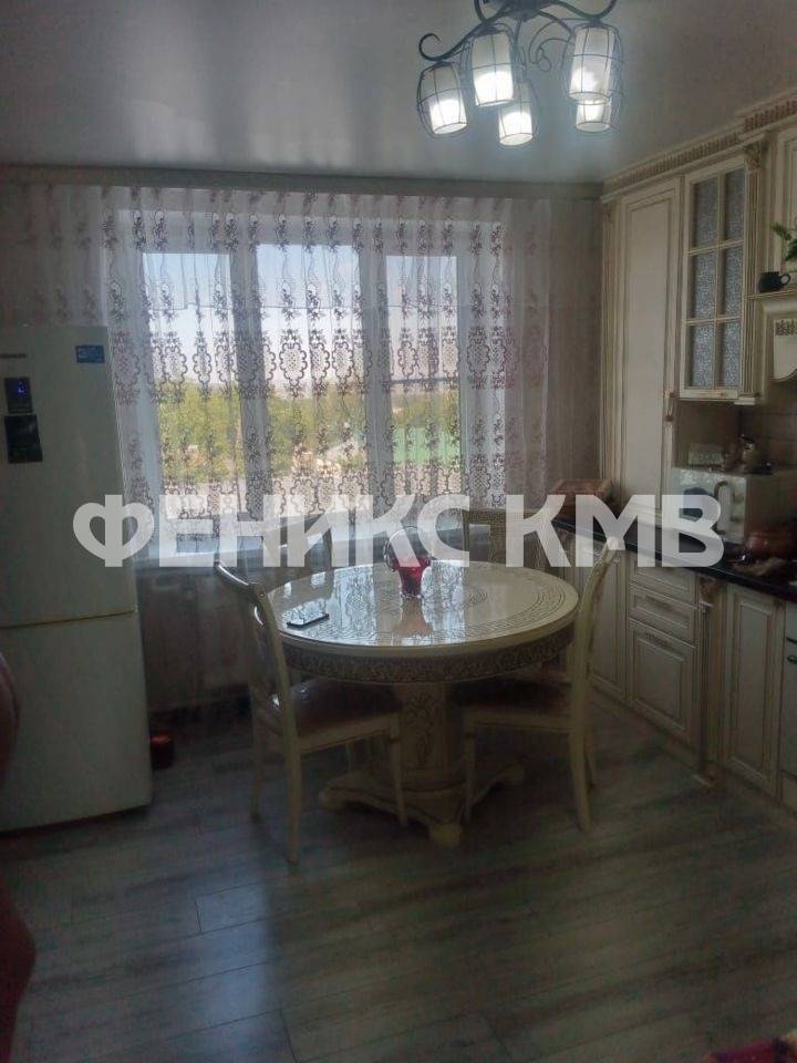 photo_5454218401741400556_y