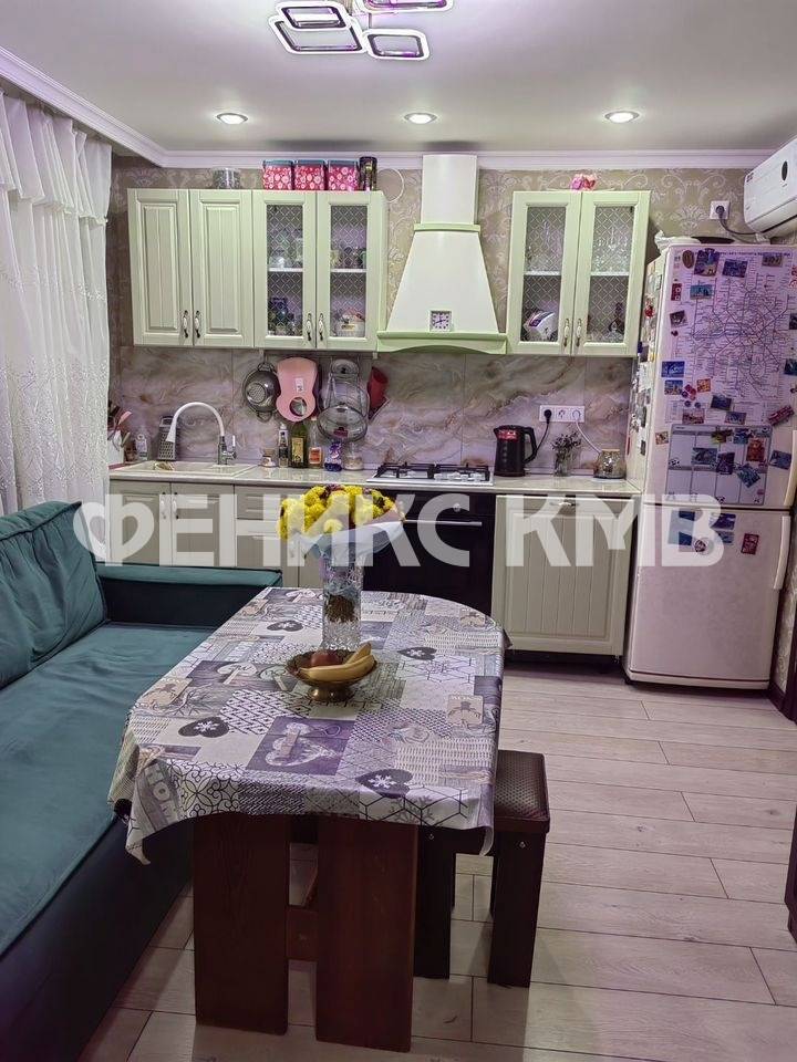 photo_5381938998412438242_y