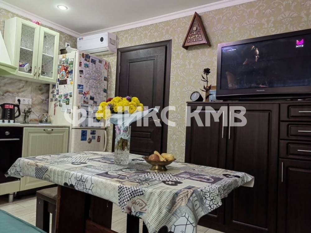 photo_5381938998412438245_y