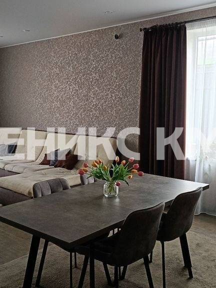 photo_5246903753452419714_x