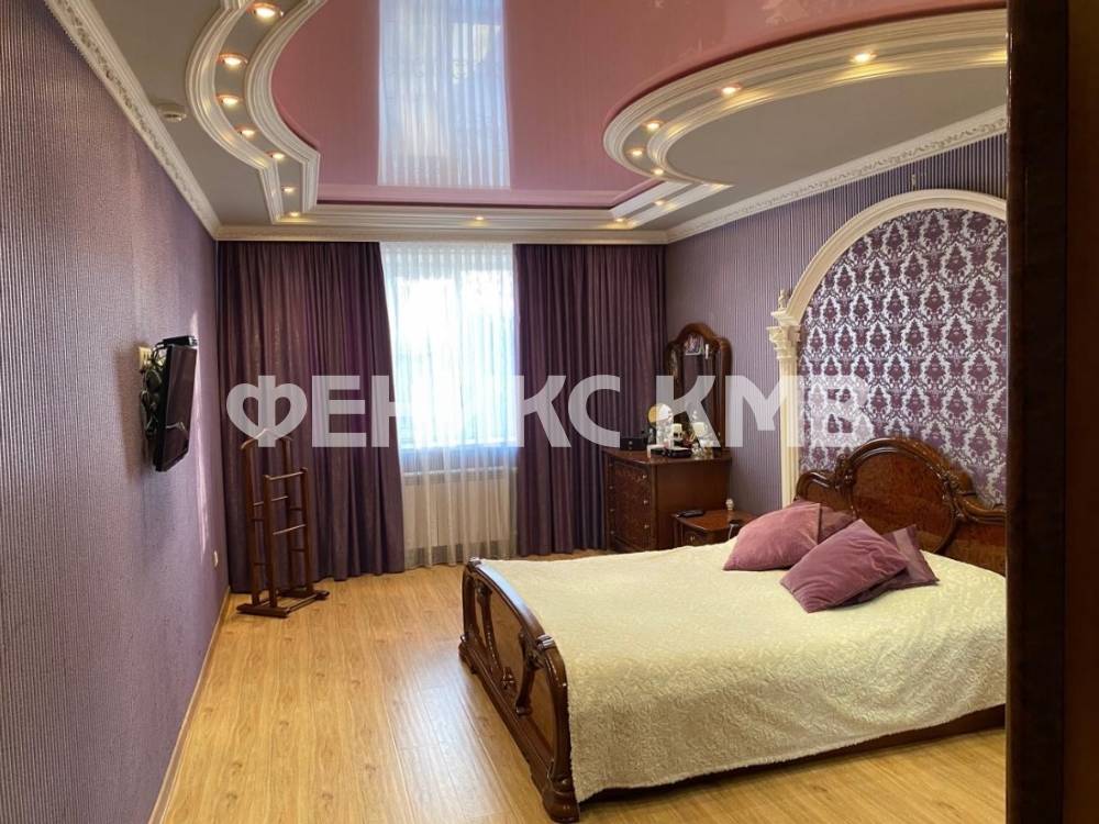 b94f094b-e6bd-4383-923e-1a9da8b9be84